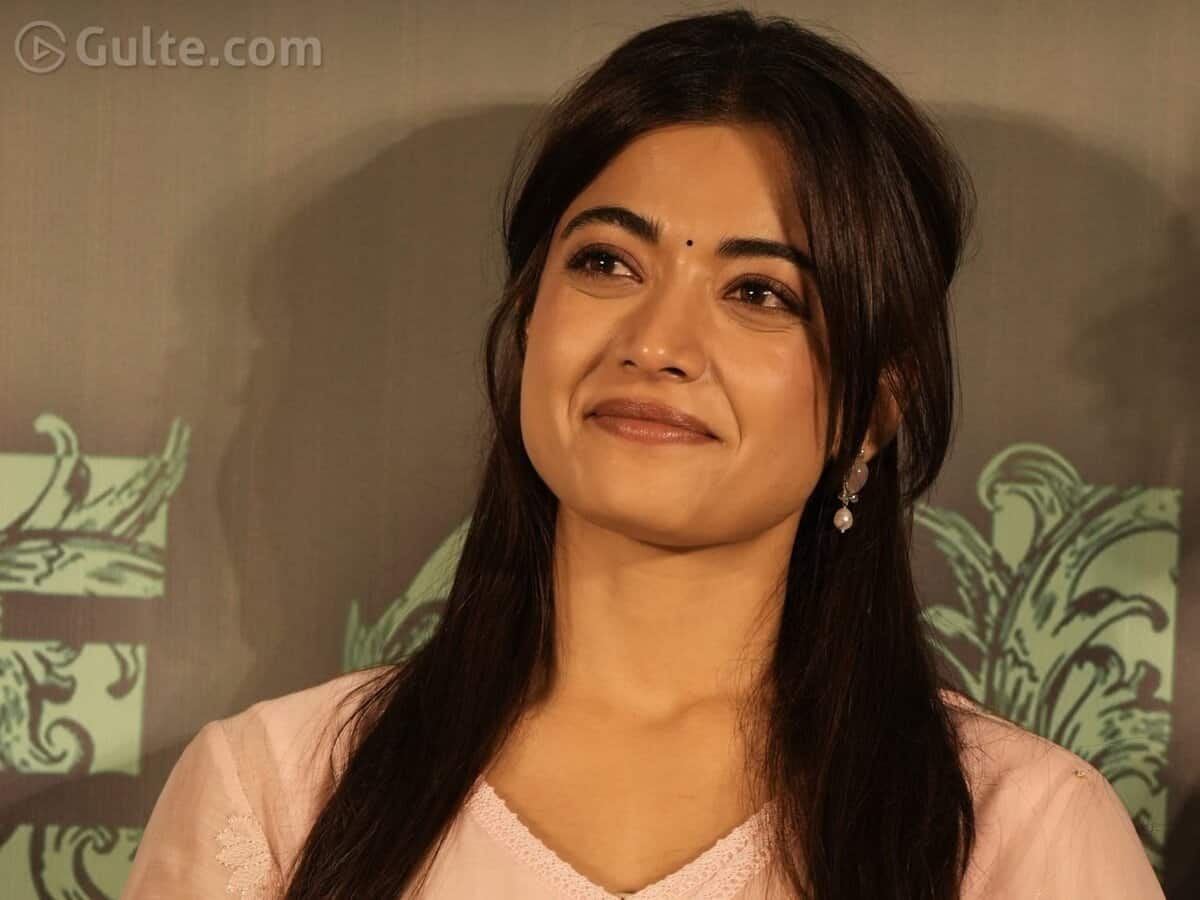 ఆ ‘రింగ్‌’పై రష్మిక మాట్లాడిందండోయ్..